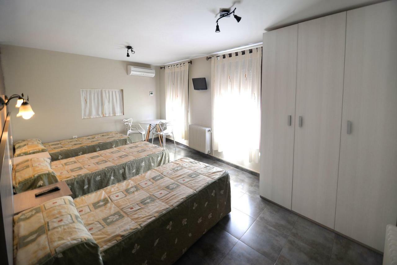 Tarazona 帕拉赛特阿赛迪亚诺斯旅馆酒店 外观 照片